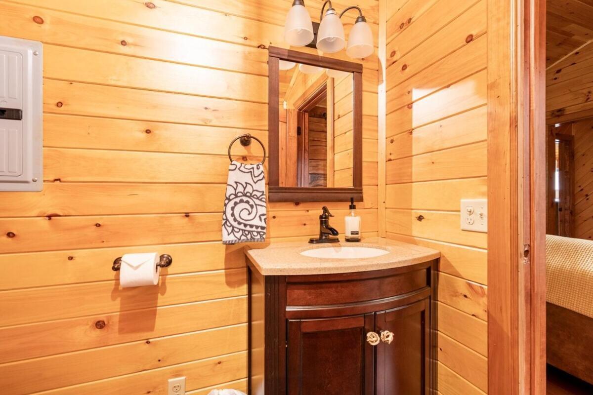 Secluded Wooded Cabin Near The Hocking Hills New Straitsville Esterno foto